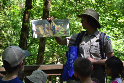 Park Ranger giving a nature talk at a viewpoint off the Trillium Trail